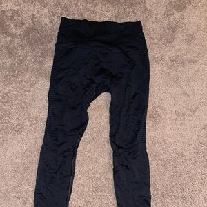 Alphalete leggings black with leg contours size large